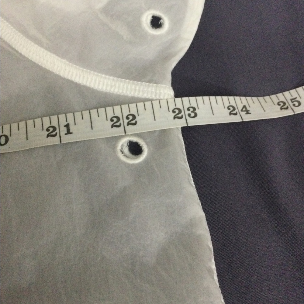 SOLD Lululemon Translu Anorak - Picture 9 of 14